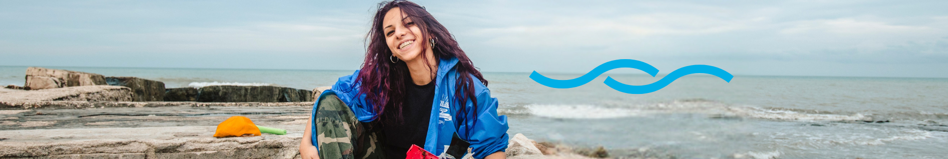 Une volontaire sur la plage